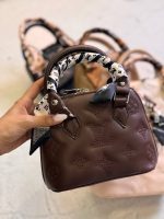 کیف صندوقی lv 7210