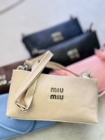 کیف miu پاسپورتی 7212